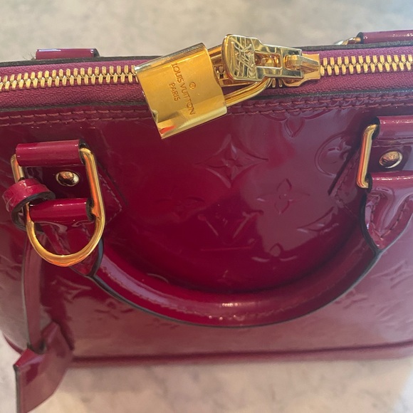 LV monogram magenta vernis Alma MM bag - Picture 10 of 11